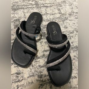 Soft & comfy sandals